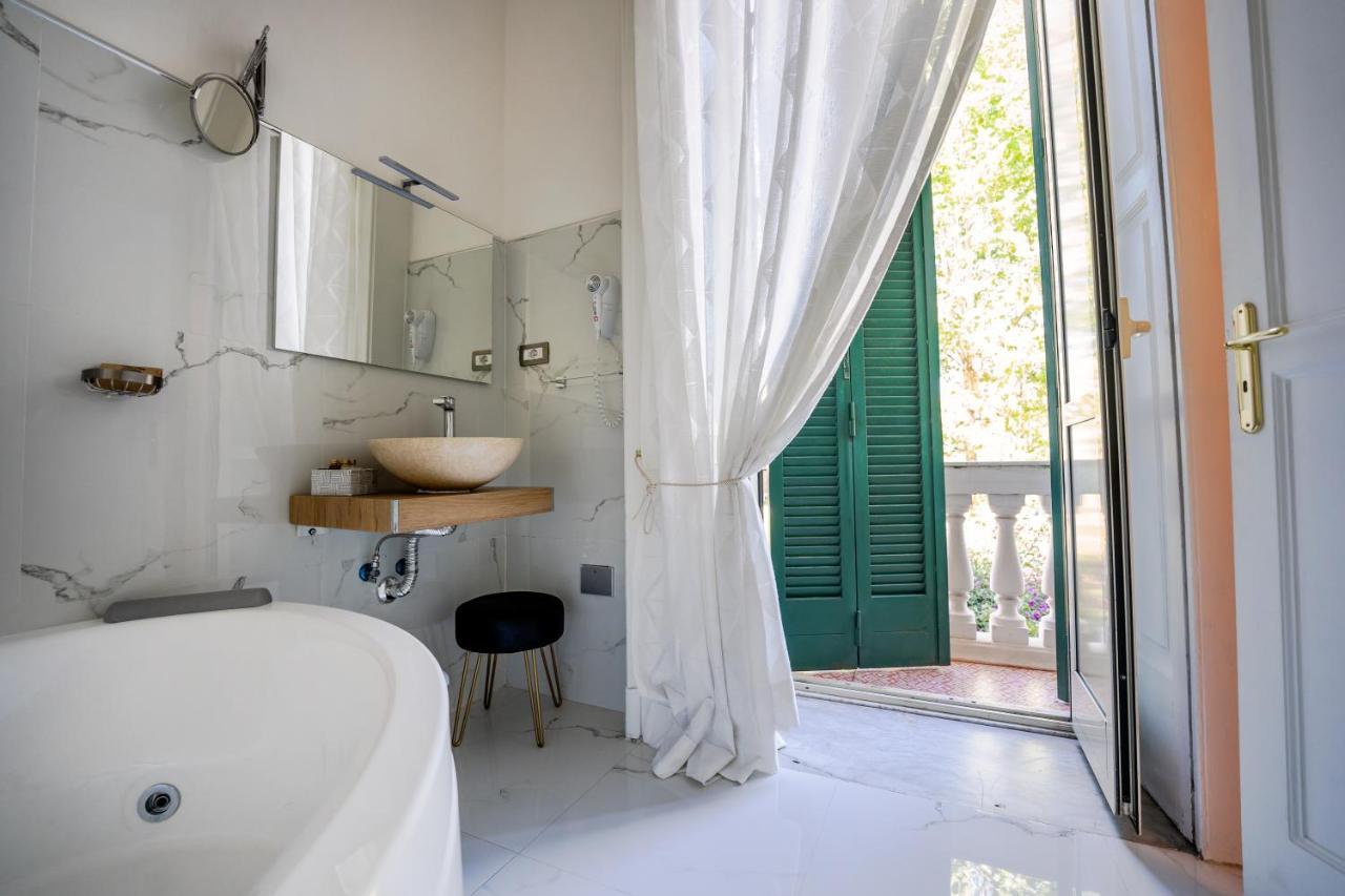 Antica Dimora Deluxe Bed & Breakfast Naples Exterior photo