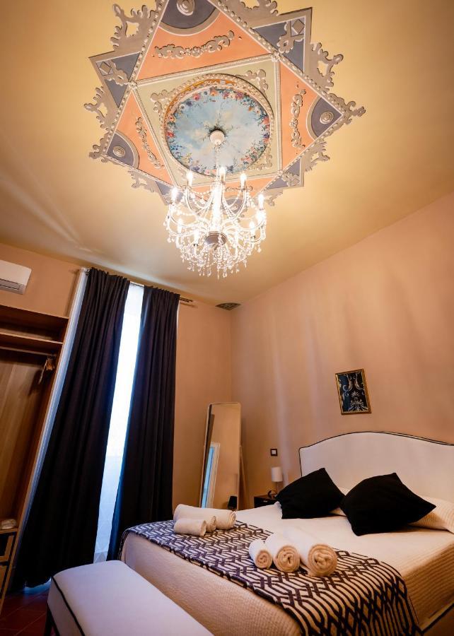 Antica Dimora Deluxe Bed & Breakfast Naples Exterior photo