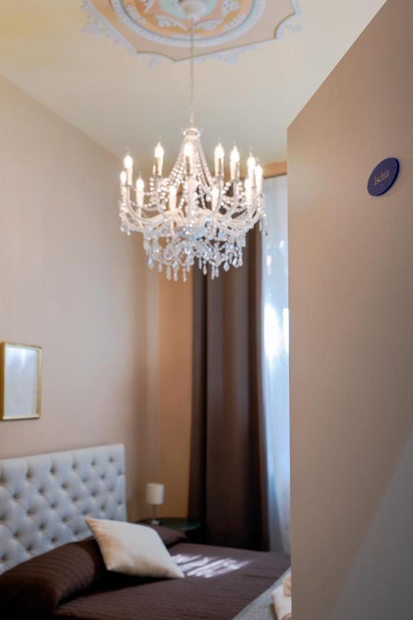 Antica Dimora Deluxe Bed & Breakfast Naples Exterior photo