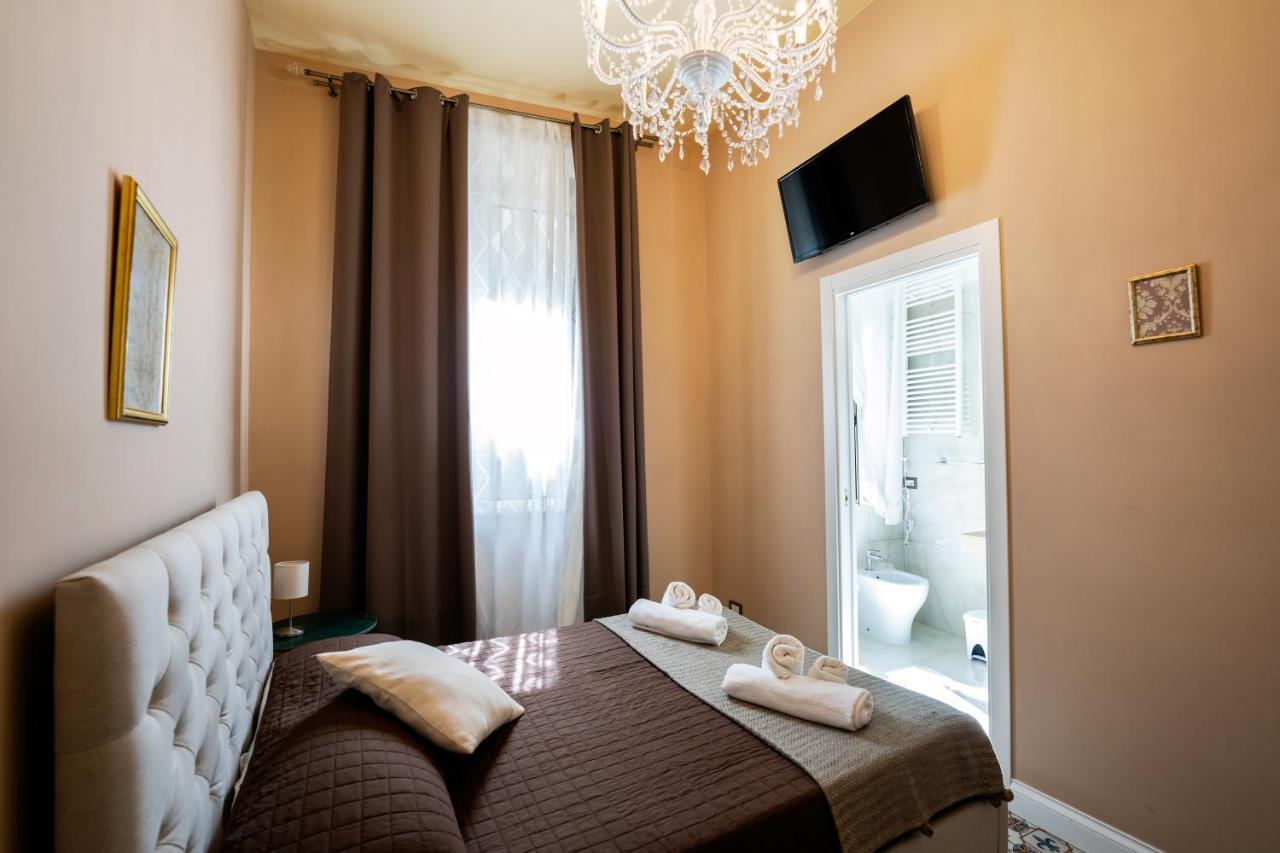 Antica Dimora Deluxe Bed & Breakfast Naples Exterior photo