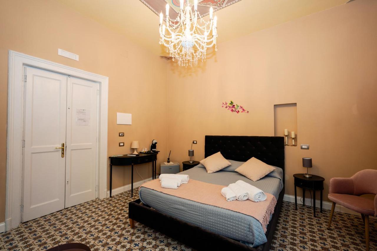 Antica Dimora Deluxe Bed & Breakfast Naples Exterior photo