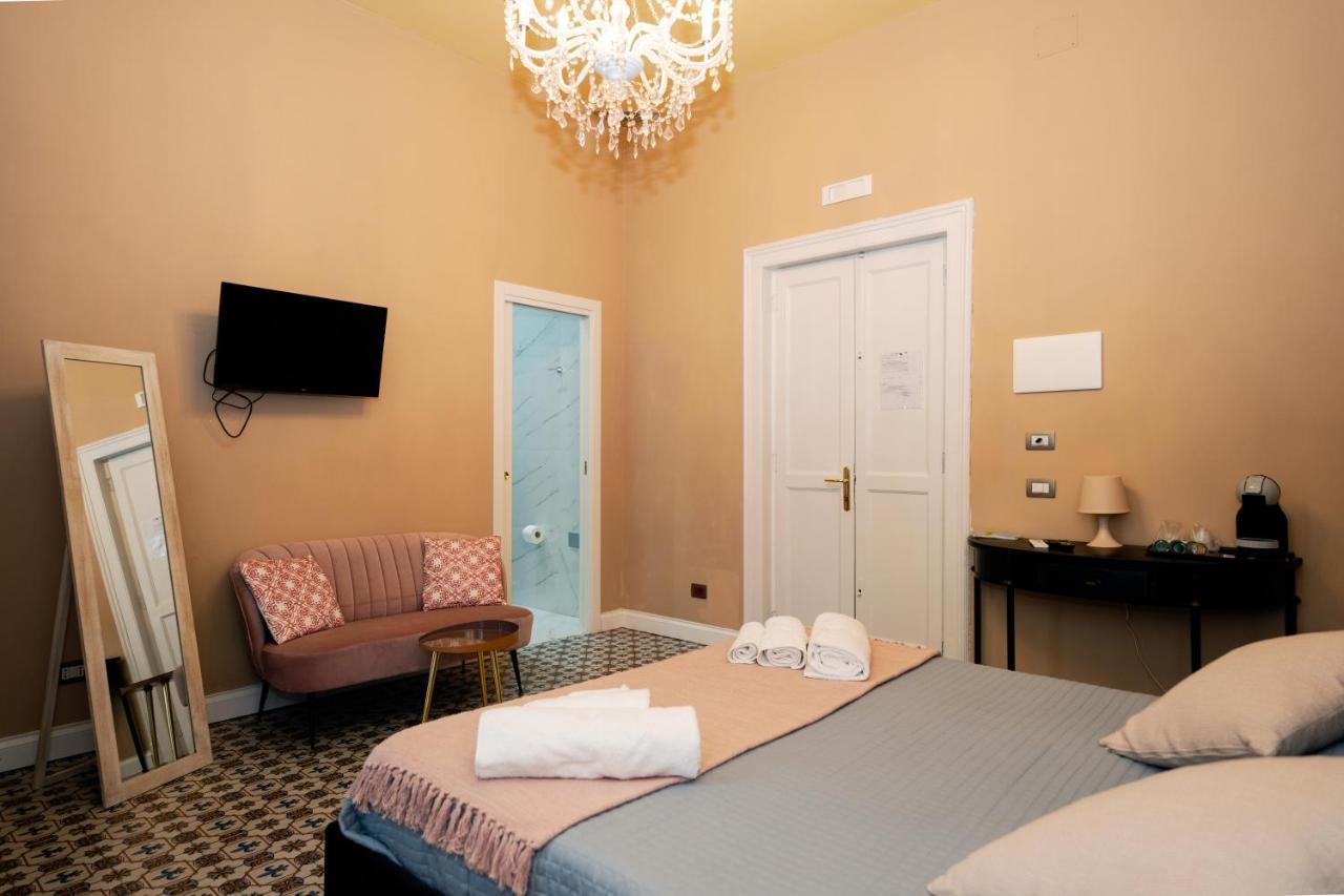 Antica Dimora Deluxe Bed & Breakfast Naples Exterior photo
